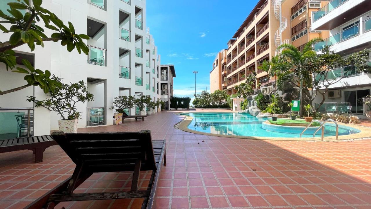Dragon Beach Resort , Jomtien Beach Pattaya Exterior photo