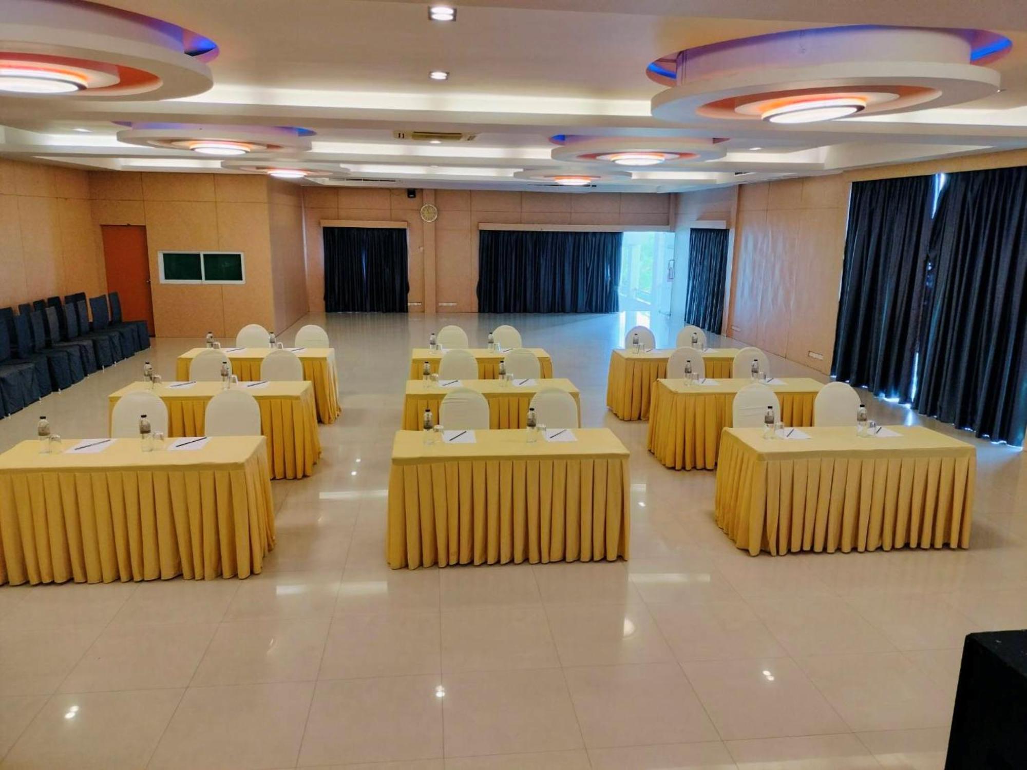 Dragon Beach Resort , Jomtien Beach Pattaya Exterior photo